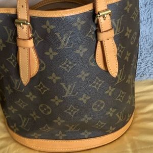 Louis Vuitton petite monogram bucket bag canvas